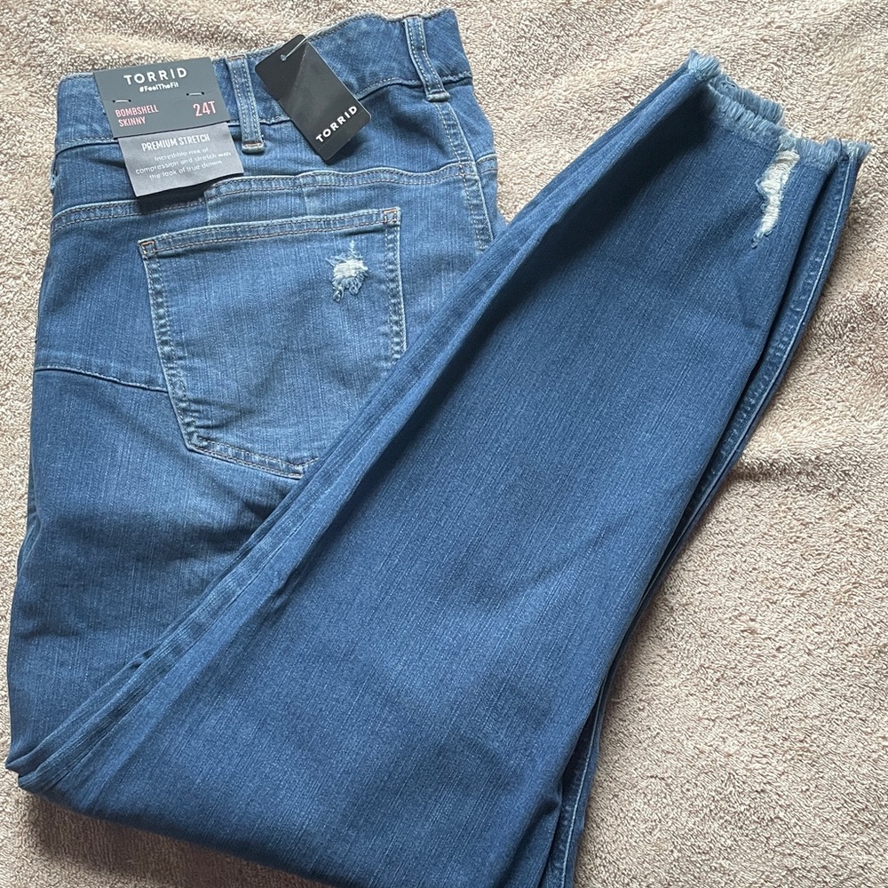 Torrid 24 T NWT Skinny Women Jeans
